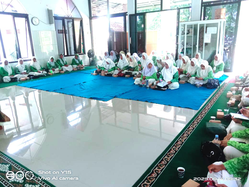 PAC Fatayat NU Lebaksiu Gelar Pleno Bulanan di Nahdliyyin Center