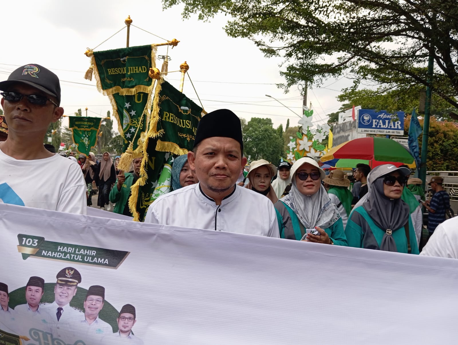 PCNU Kabupaten Tegal Gelar Rangkaian HSN 2025, MWC NU Lebaksiu Ikut Meriahkan Kirab Resolusi Jihad dengan Barisan Pengurus dan Banom
